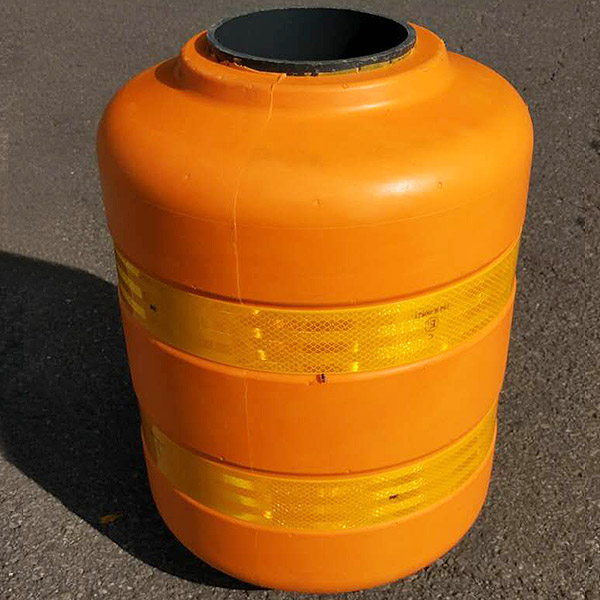 高速路防撞轉(zhuǎn)桶